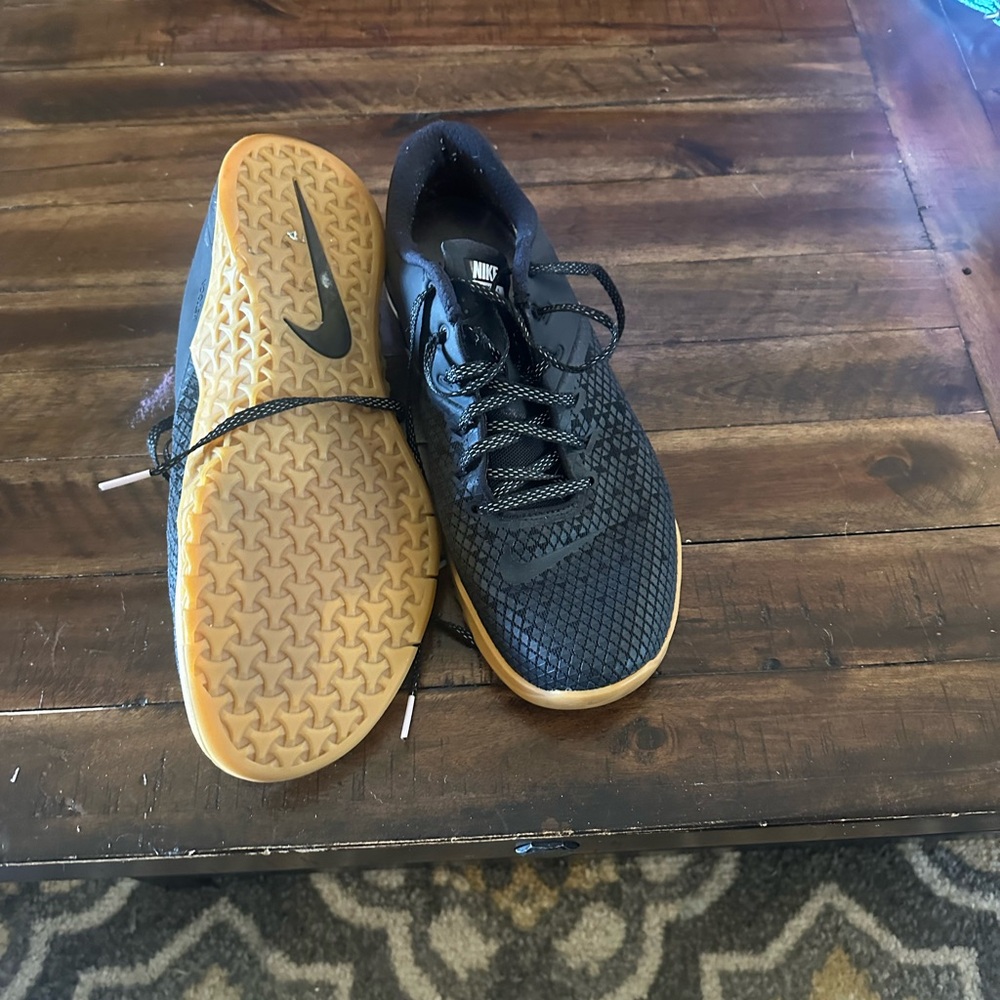 Nike Men's Black Sneakers - Picture 3 of 4